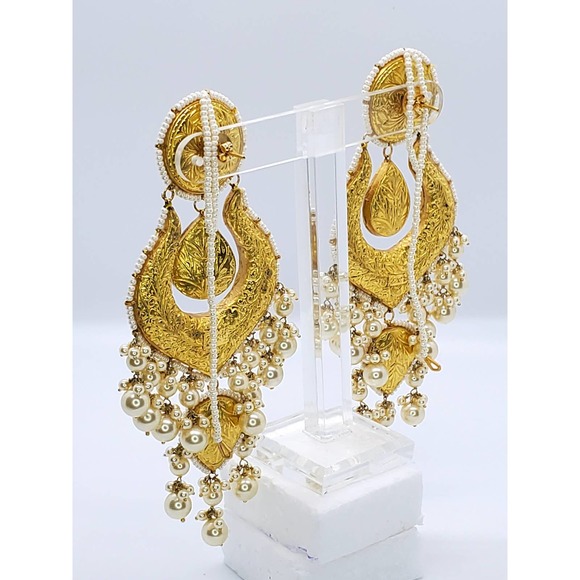 22kt Yellow Gold Kundan Polki Earring - Picture 3 of 7